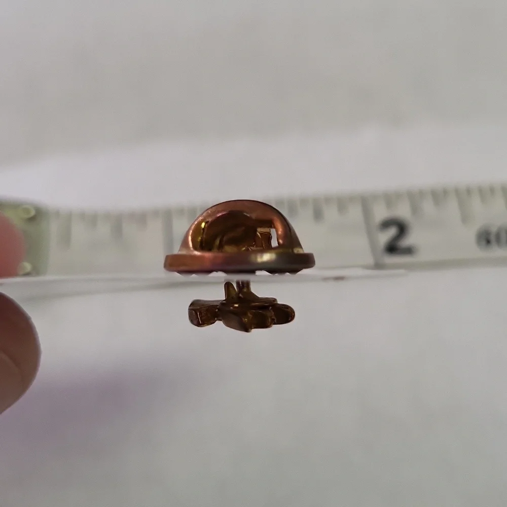 Mini Tulip Flower Pin For Spring - Picture 4 of 4